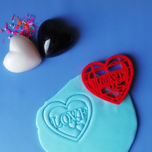 Вырубка для печенья и пряников "Love"